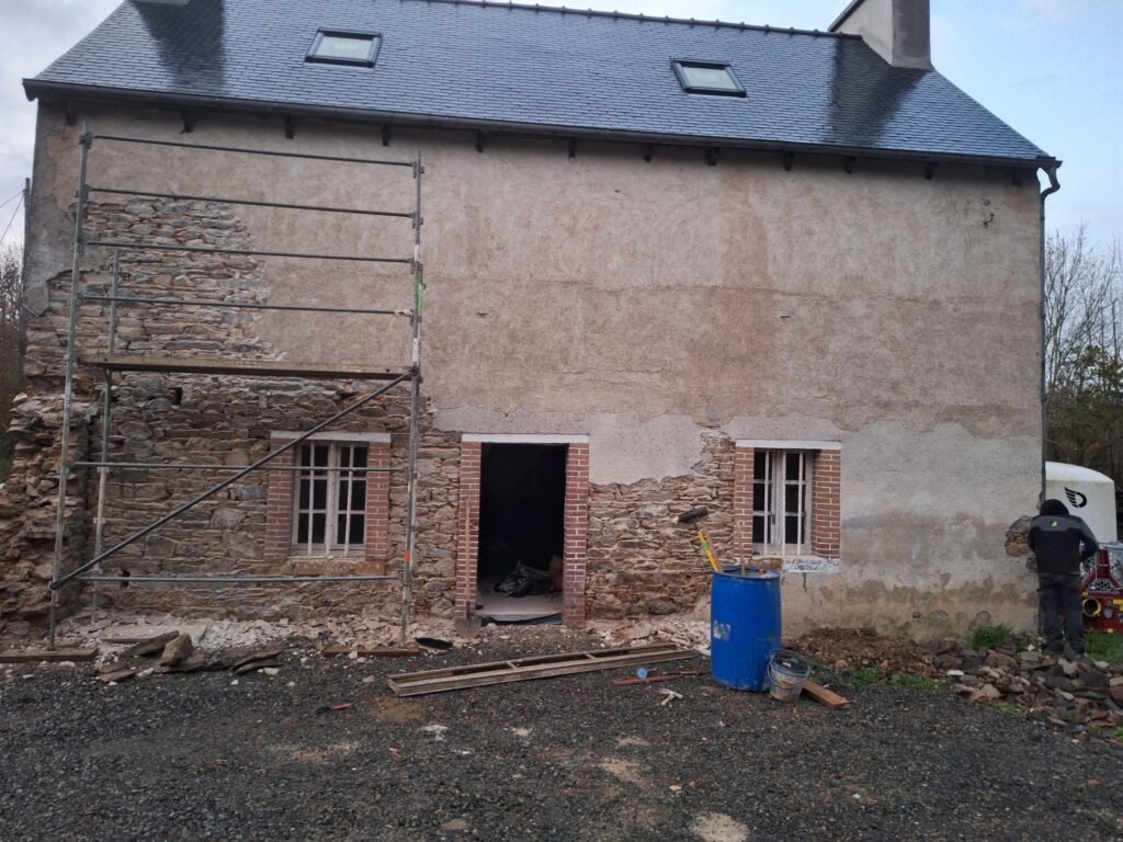 Rénovation maison en pierre. Rénovation complète d'une maison en pierre.